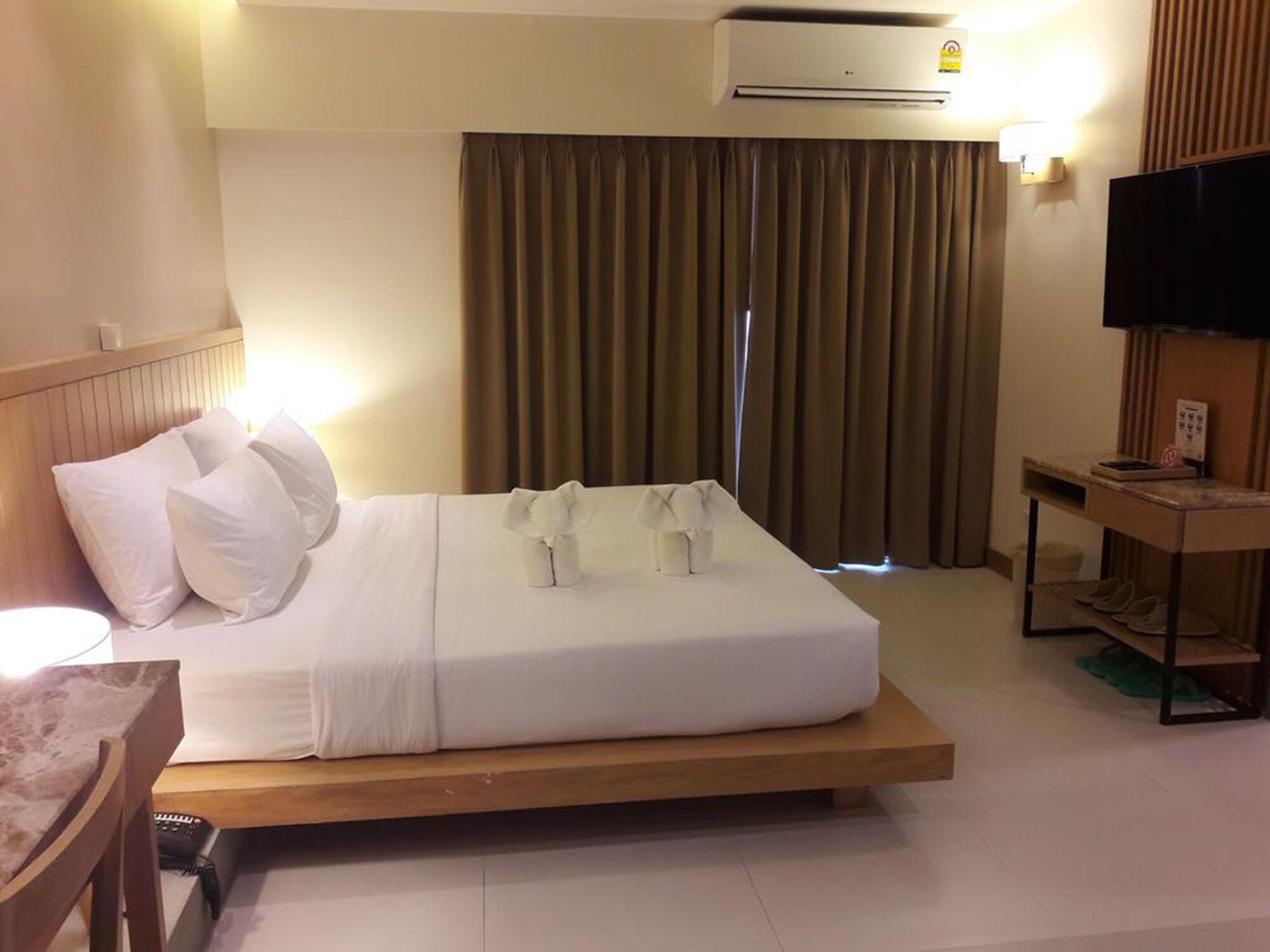 W14 Pattaya Hotel Bagian luar foto