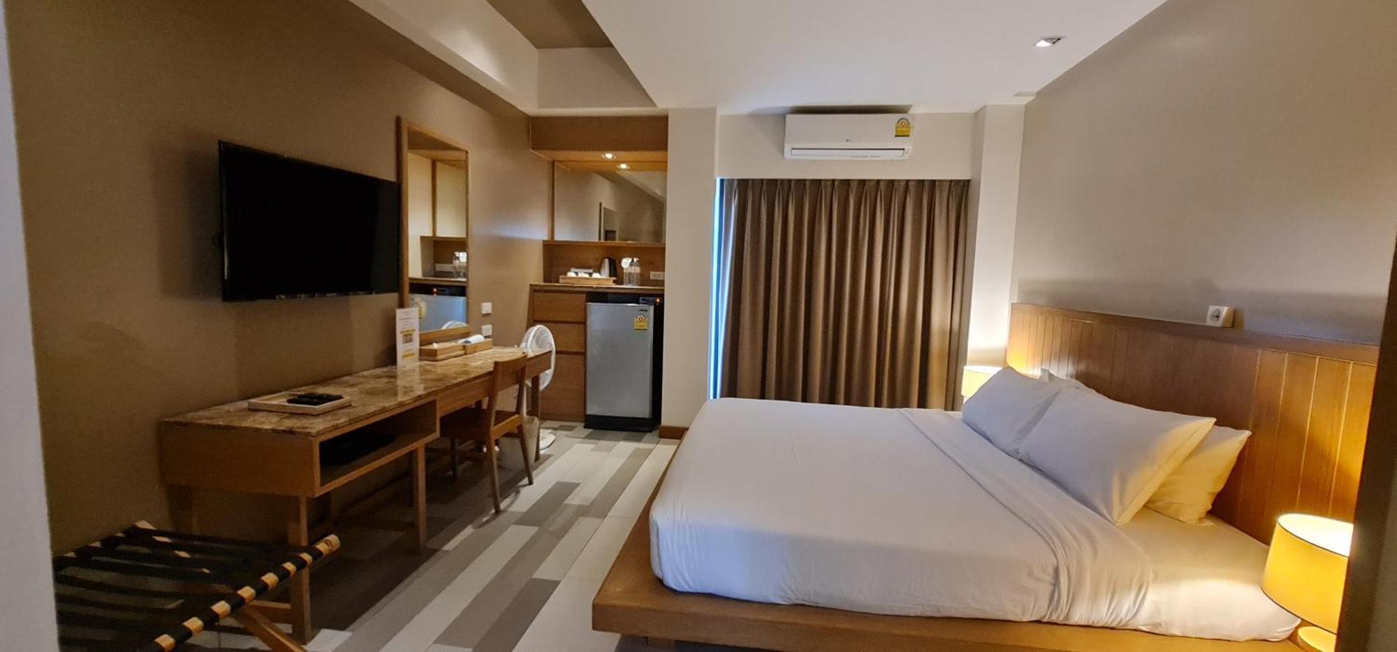 W14 Pattaya Hotel Bagian luar foto