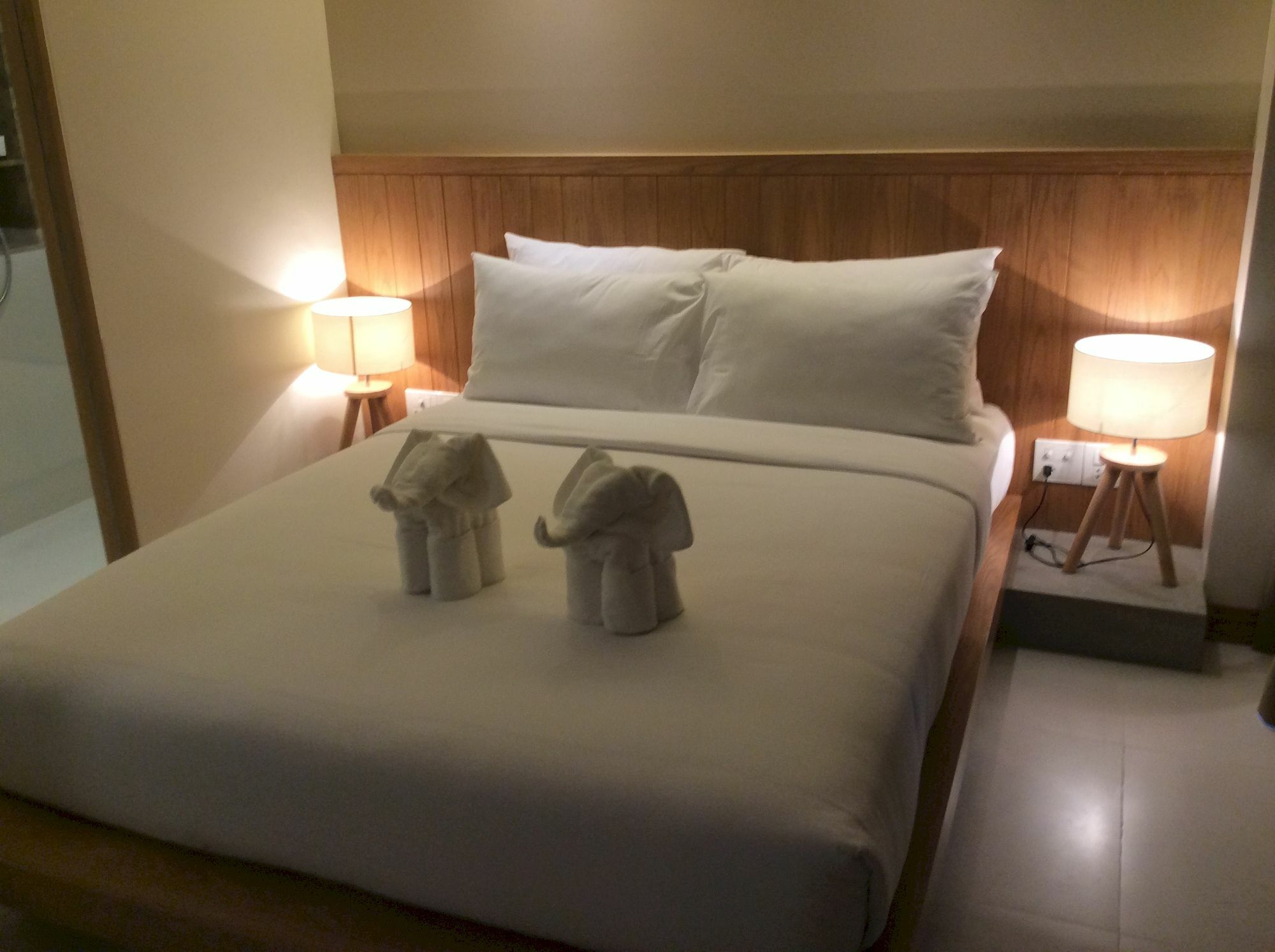 W14 Pattaya Hotel Bagian luar foto