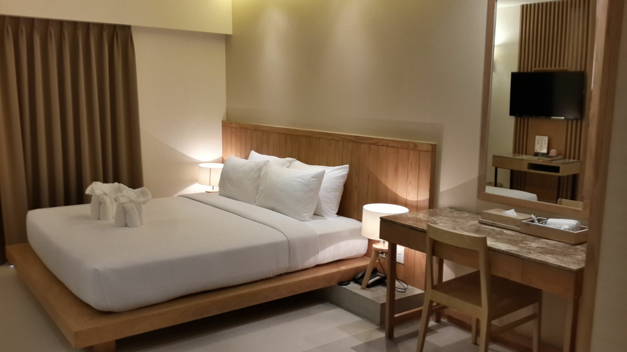 W14 Pattaya Hotel Bagian luar foto