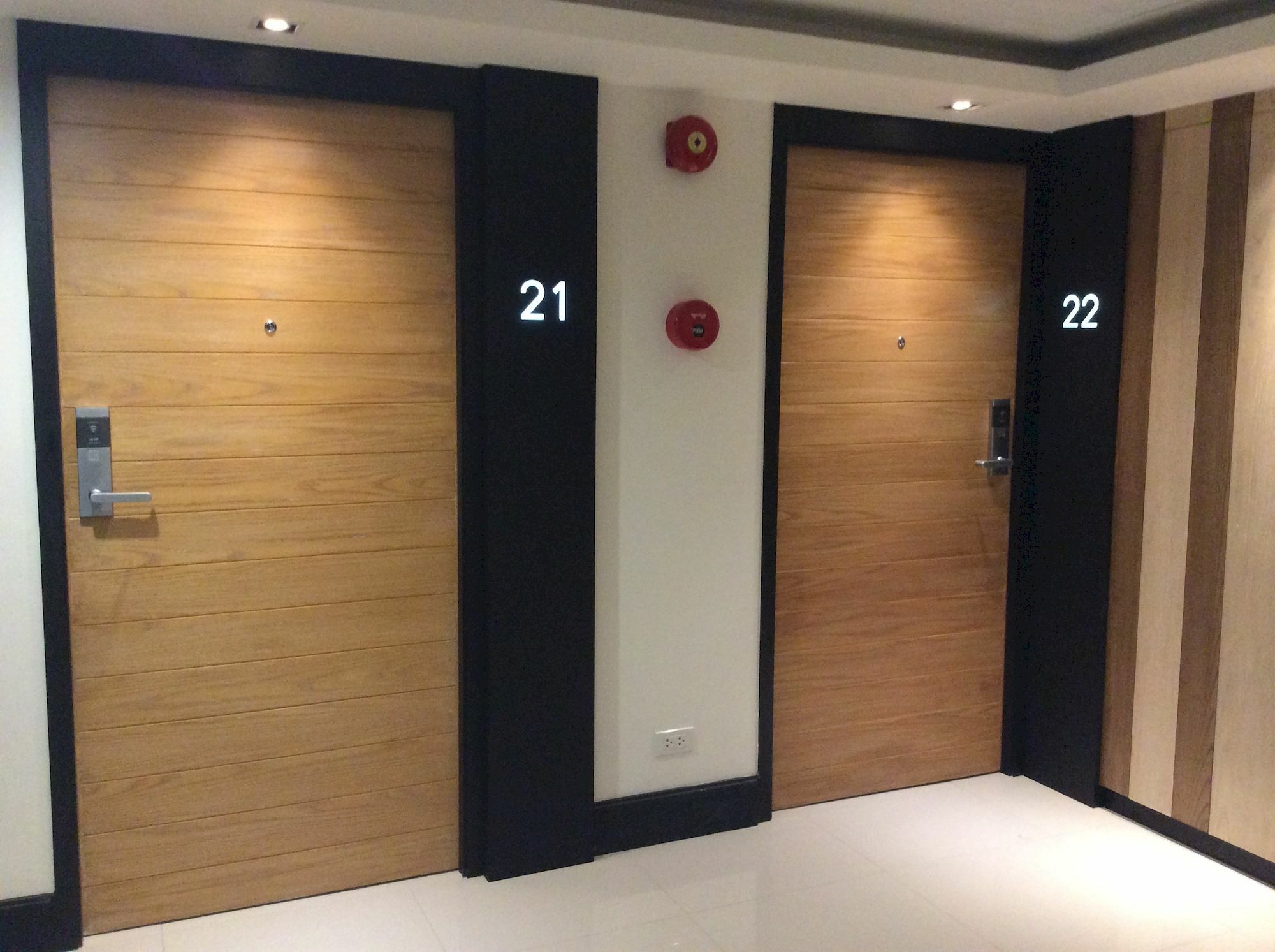 W14 Pattaya Hotel Bagian luar foto