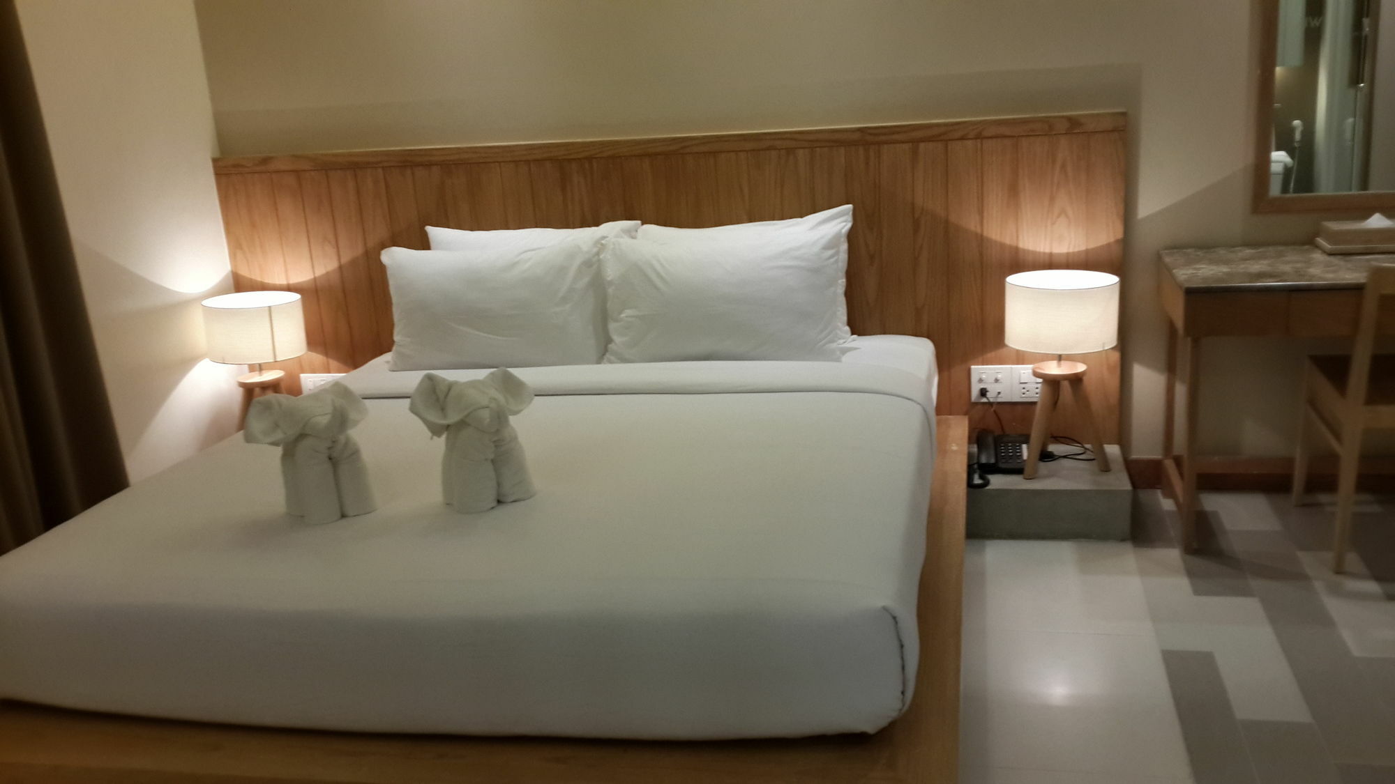 W14 Pattaya Hotel Bagian luar foto