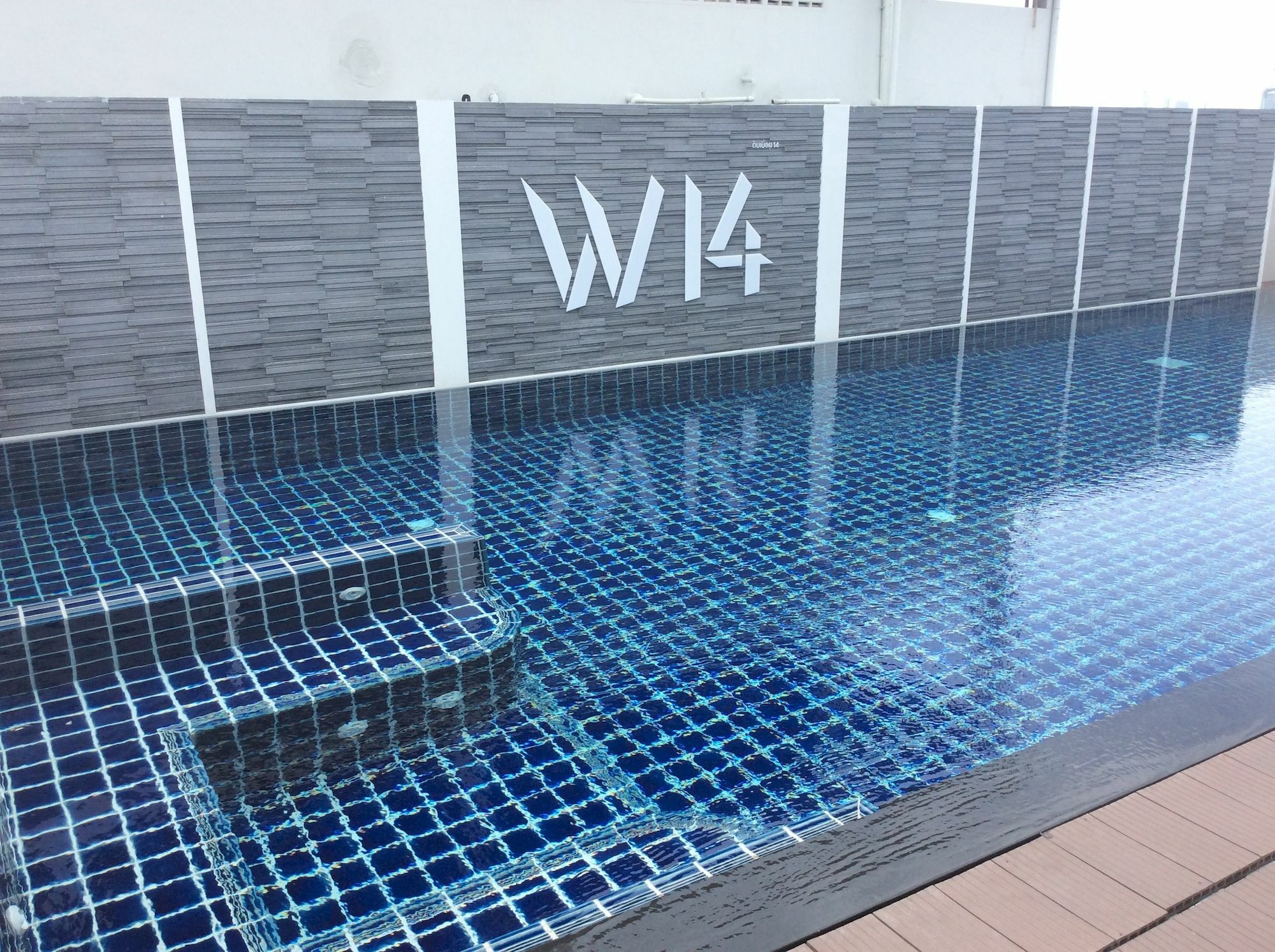 W14 Pattaya Hotel Bagian luar foto