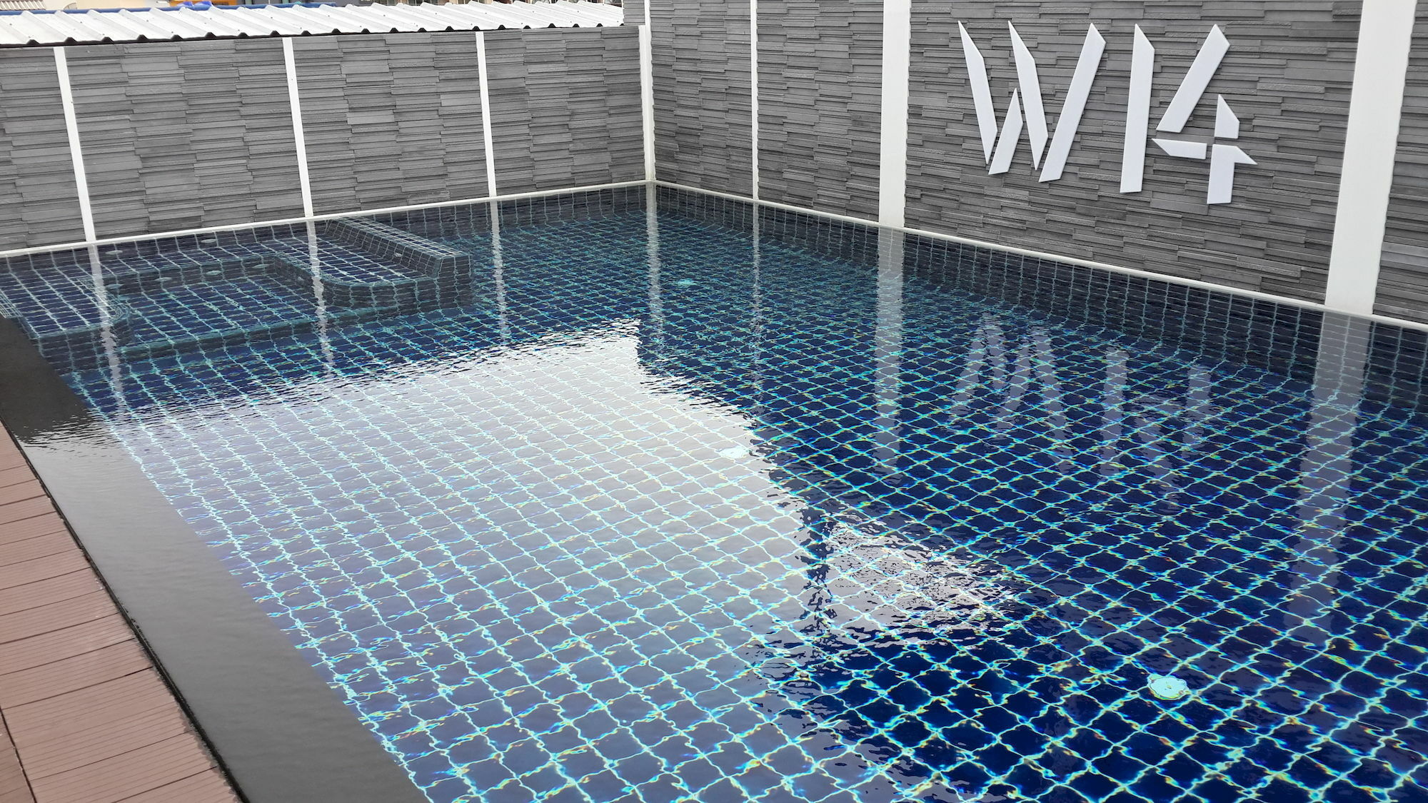 W14 Pattaya Hotel Bagian luar foto